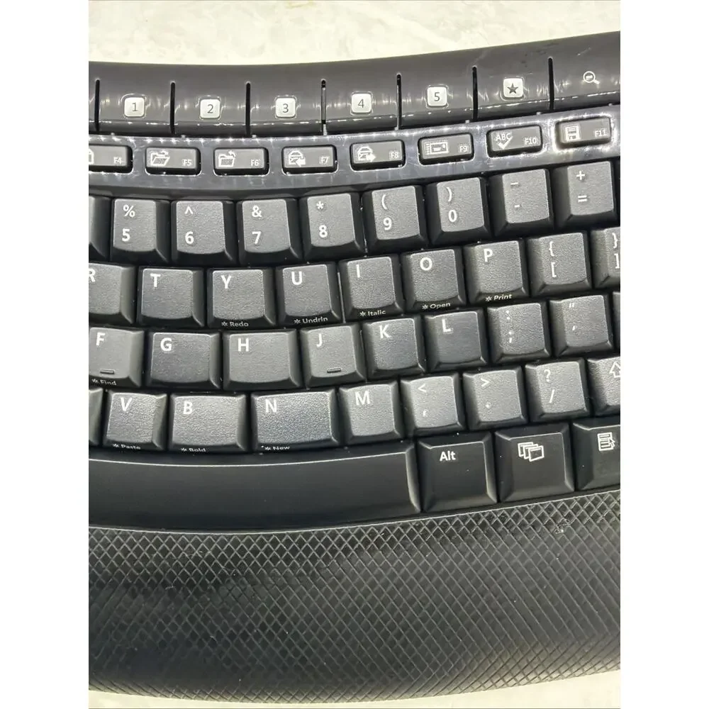 Microsoft Wireless Comfort Desktop 5050 Keyboard Excellent Condition No Dongle